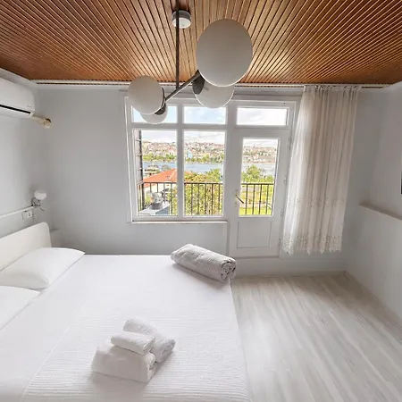 I1 By Tram With Seaview, Jacuzzi