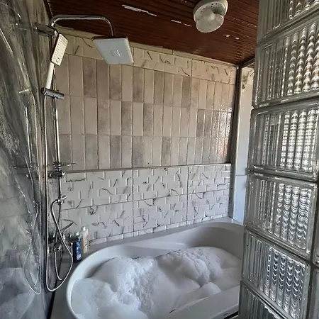 Aparthotel I1 By Tram With Seaview, Jacuzzi