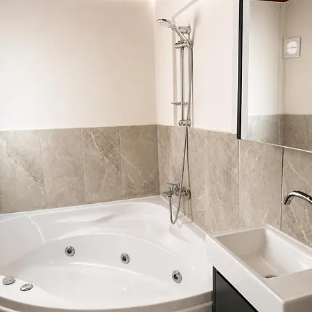 I1 By Tram With Seaview, Jacuzzi Aparthotel 3*