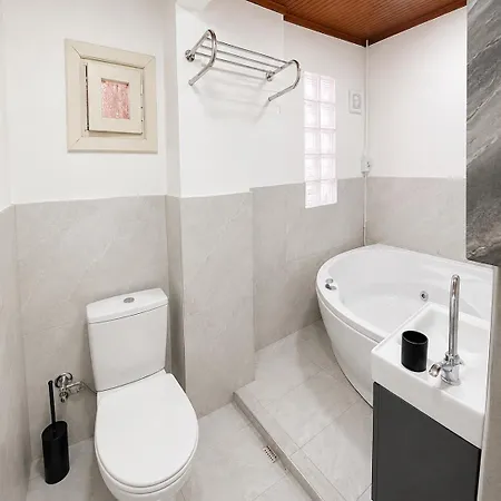 I1 By Tram With Seaview, Jacuzzi 3*